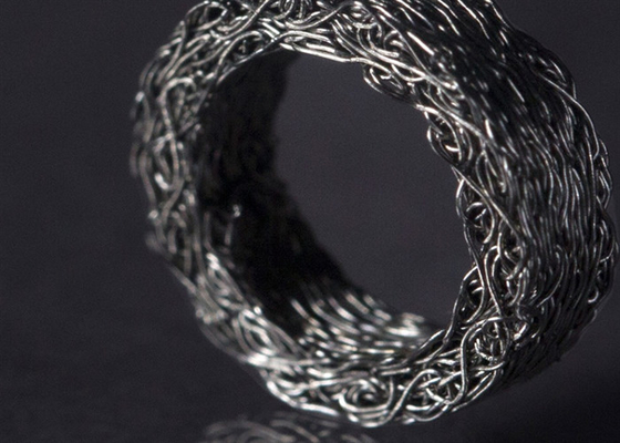 ऑटोमोबाइल के लिए उच्च स्तरीय धातु दीया 25 मिमी संपीड़ित बुना हुआ तार मेष